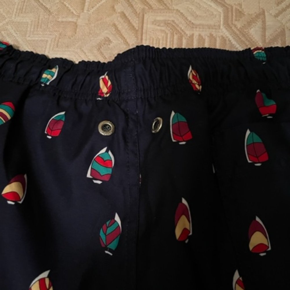 Lands' End Men's 8" Volley Swim Trunks Size Extra Large - Picture 6 of 8